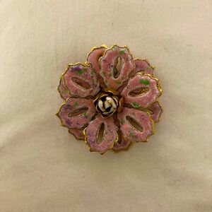 Vintage 3D flower gold and enamel specked Brooch.